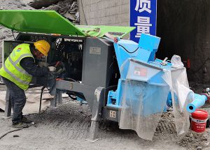 90液压湿喷机施工现场